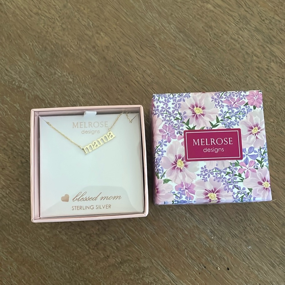 Mama necklace